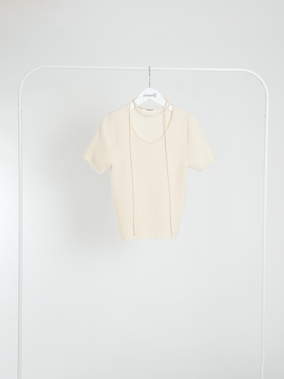 Short Sleeve Knit with Neck ribbon