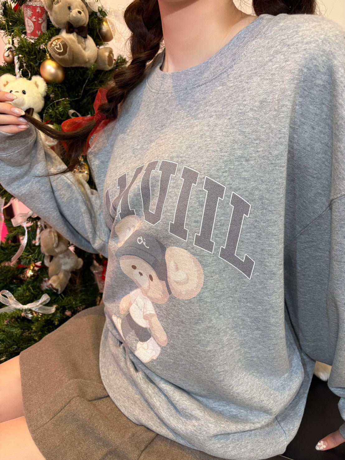 amuiil College Bear Sweat