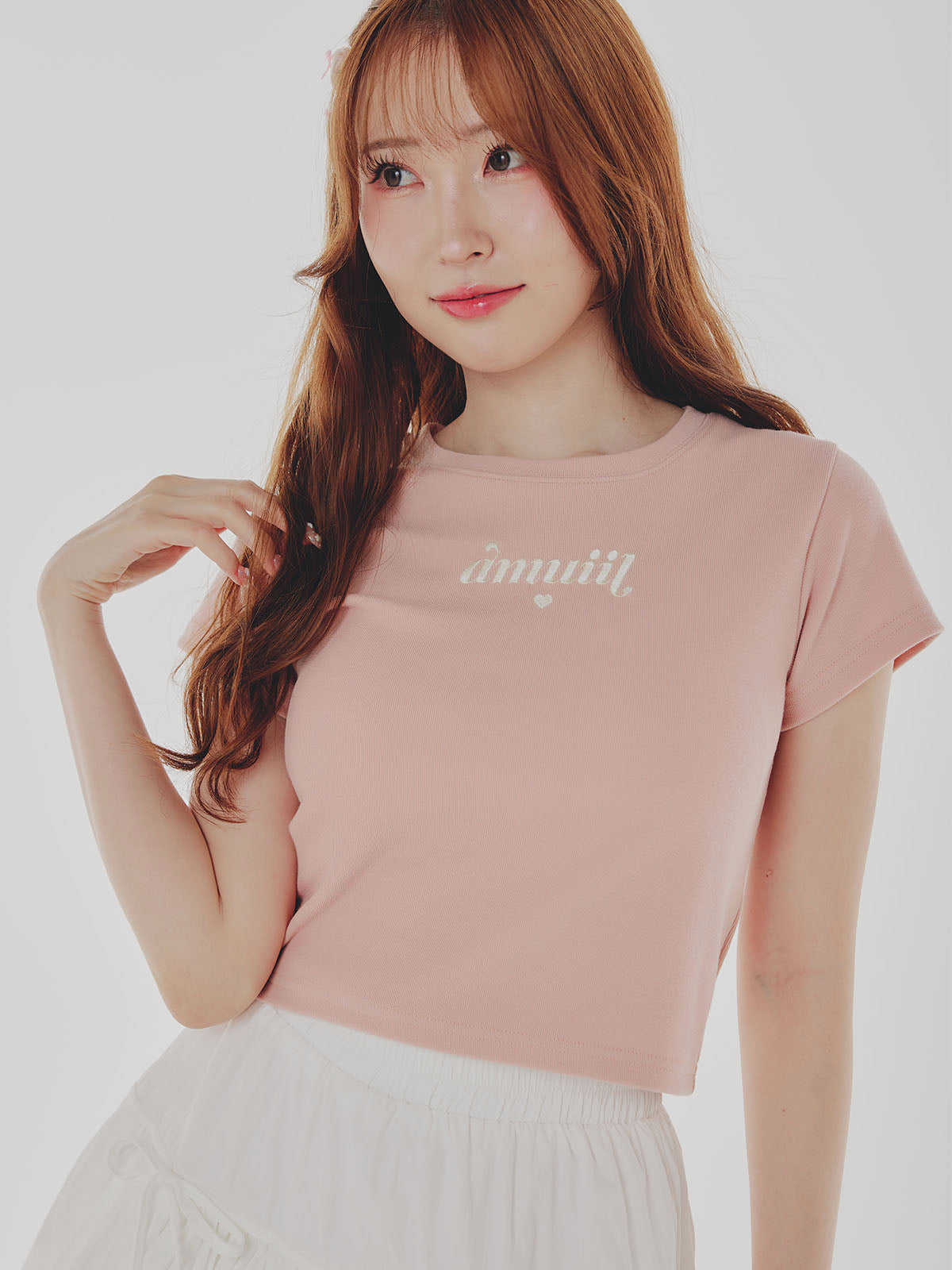 ☆送料・関税込☆AMI★LOGO CROPPED SHORT SLEEVE T SHIRT★ Short Sleeve T-Shirt with Small White Logo on Front and