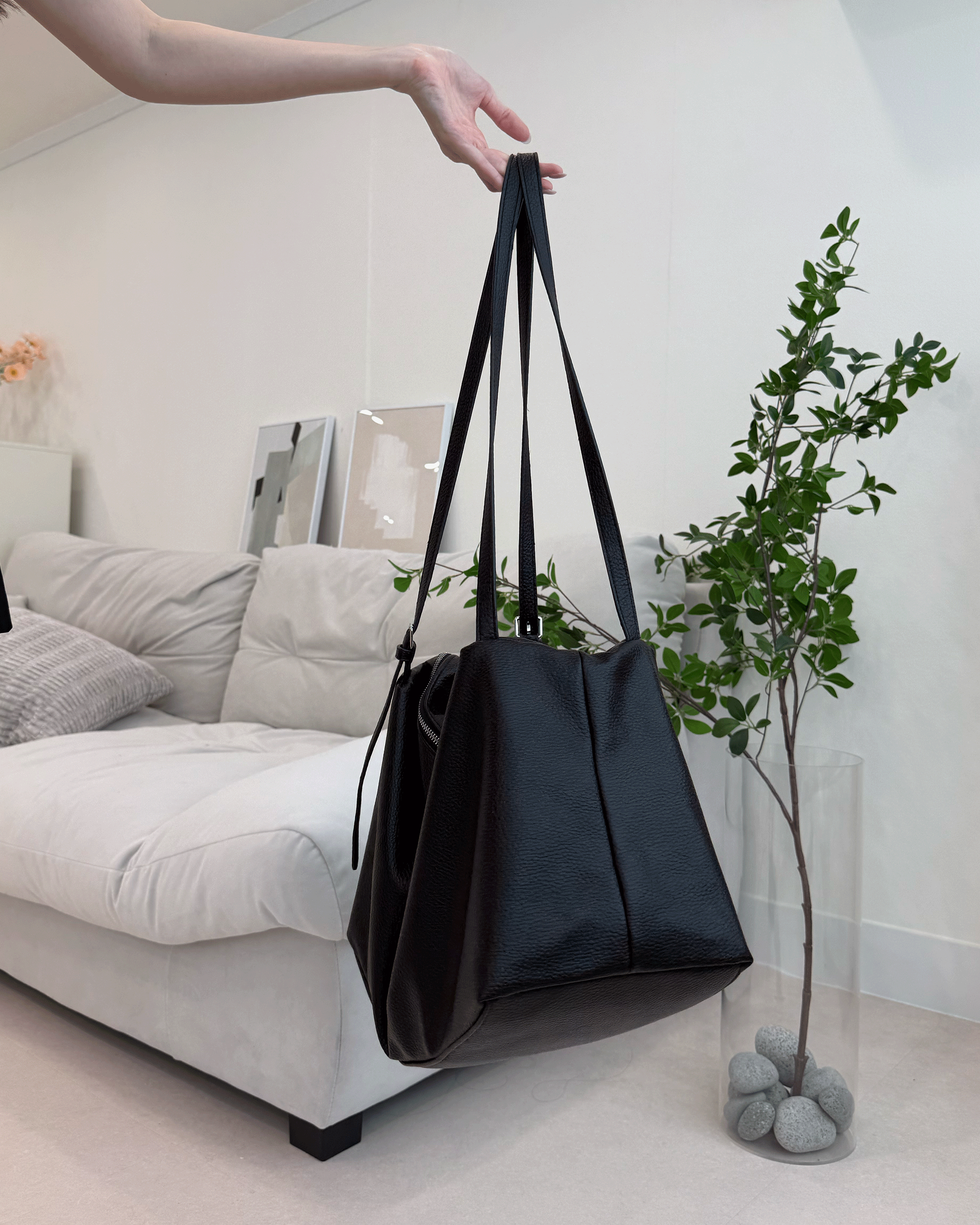 Large leather Bag ※チャームの付属はございません。