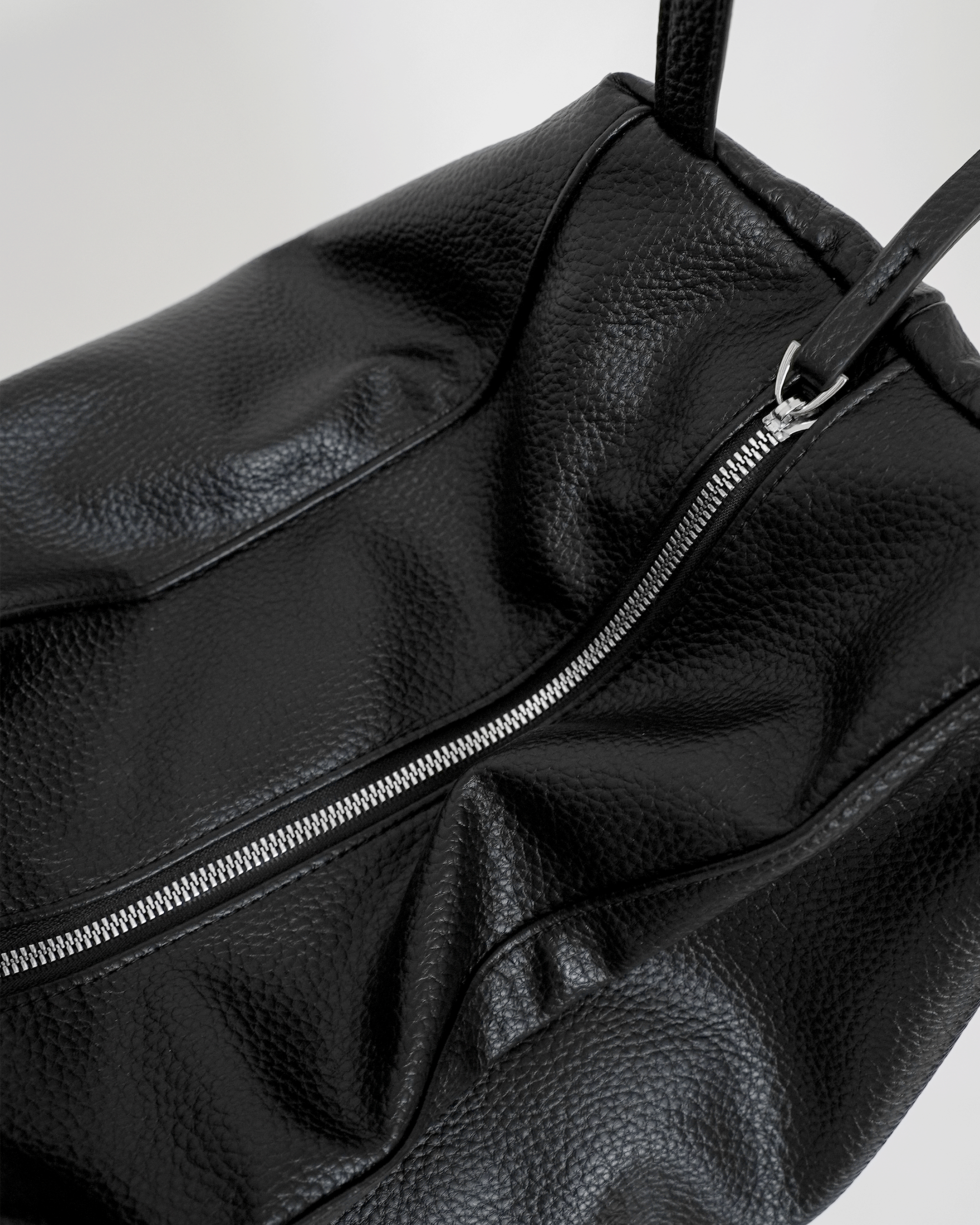 Large leather Bag ※チャームの付属はございません。