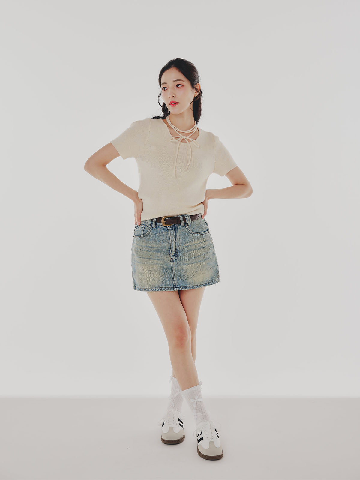 Short Sleeve Knit with Neck ribbon