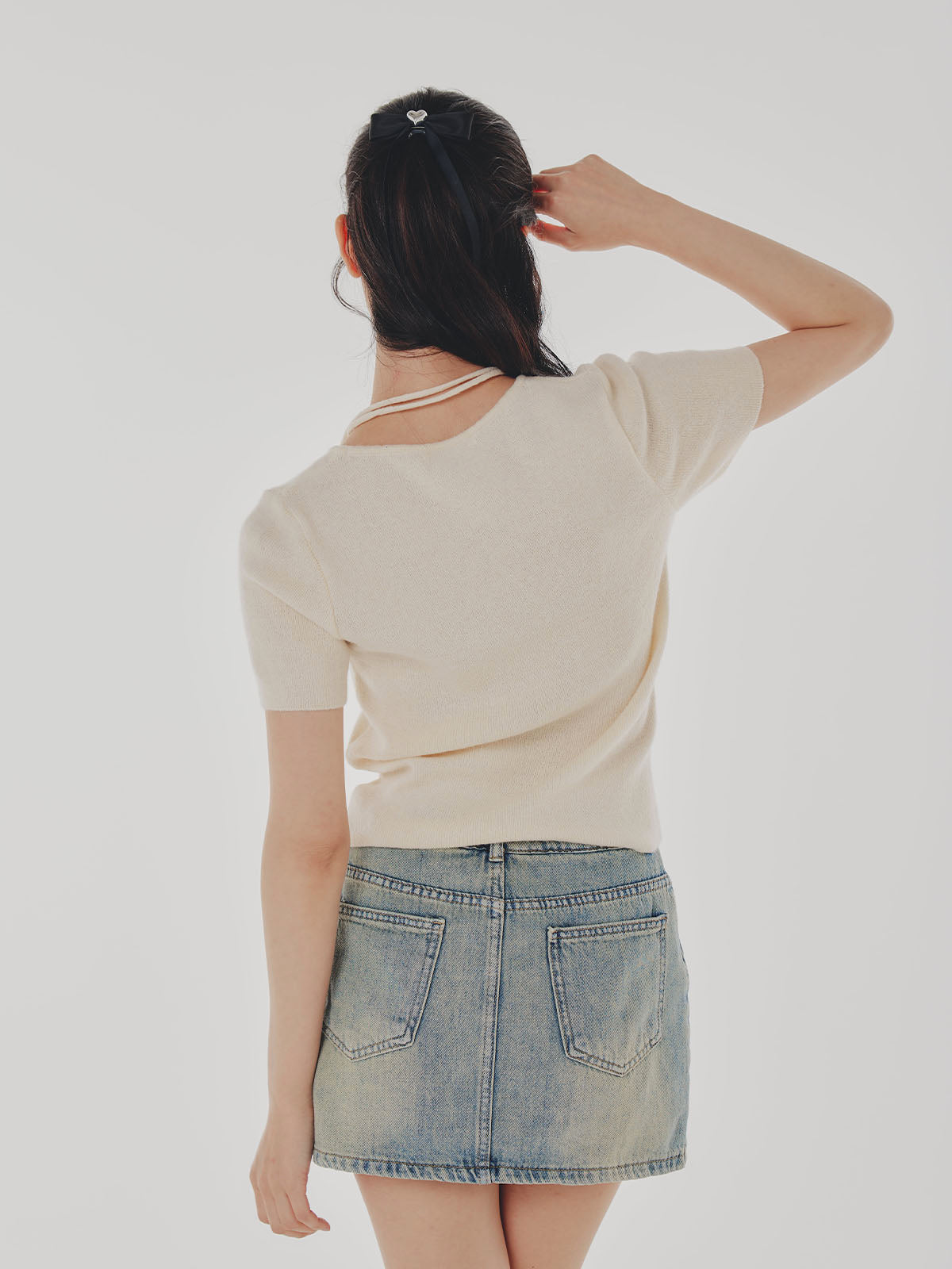 Short Sleeve Knit with Neck ribbon