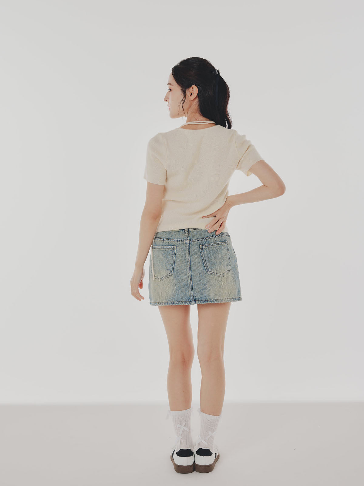 Short Sleeve Knit with Neck ribbon