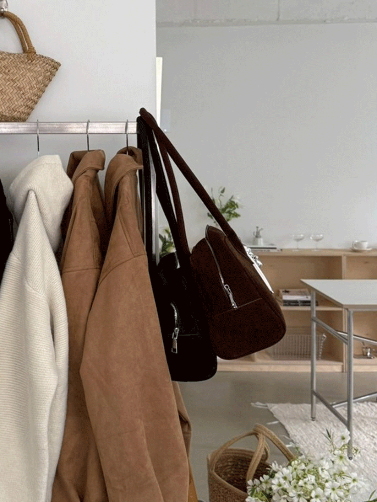 Mild Suede Bag & Puppy Charm Set